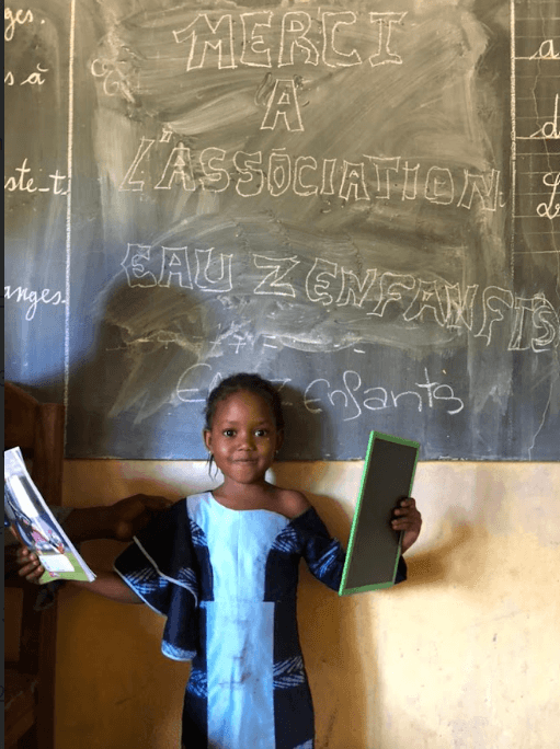 Distribution de matériel scolaire